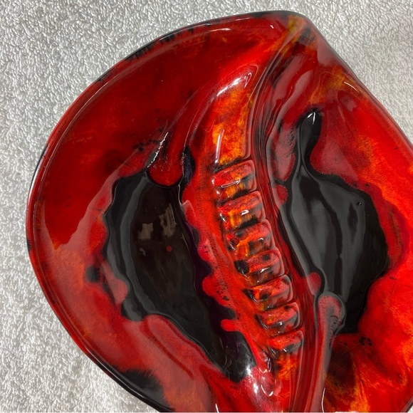 Vintage Handmade Red Black Painted Ceramic Ashtray Trinket Dish Art Decor - Picture 8 of 14